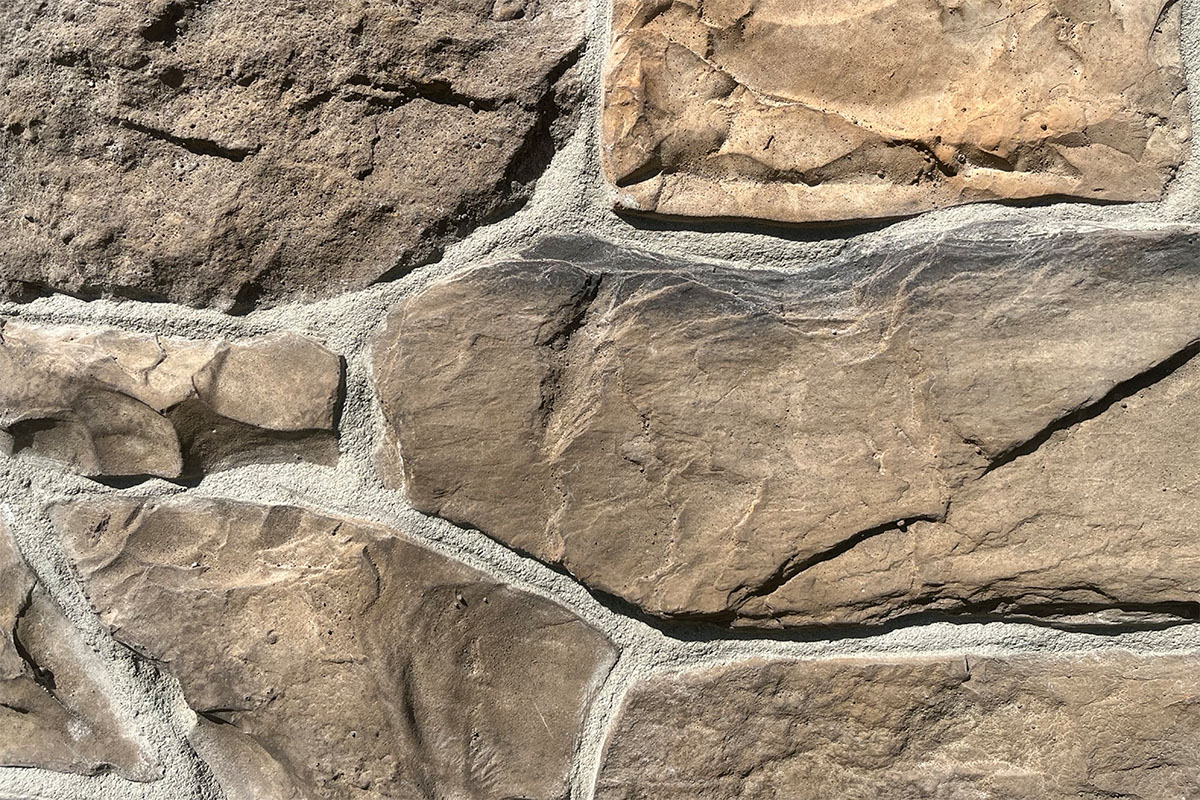 Powder Ridge Fieldstone Lambris